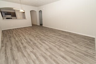 3107 Right Way in Kingwood, TX - Building Photo