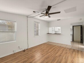 237 Emory Plz in Orlando, FL - Foto de edificio - Building Photo