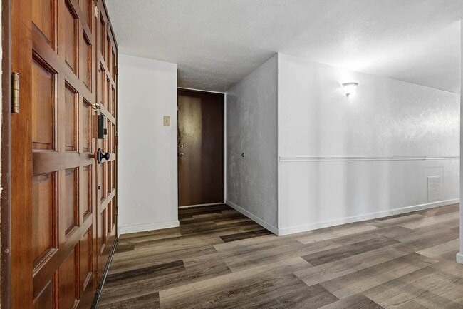 2705 Treeview Dr in Arlington, TX - Building Photo - Building Photo