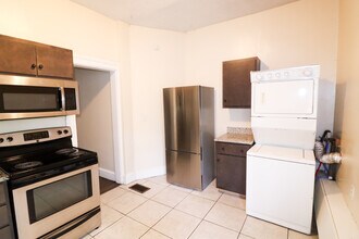 2615 Eden Ave, Unit 2 in Cincinnati, OH - Foto de edificio - Building Photo