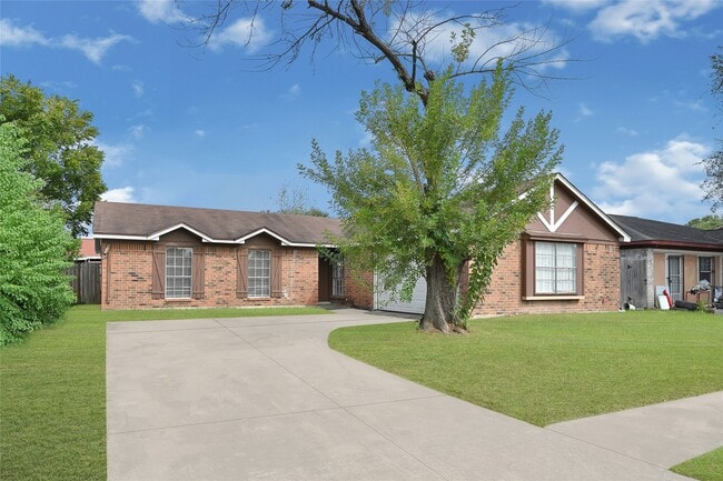 13906 Bearwood Rd in Houston, TX - Building Photo - Building Photo