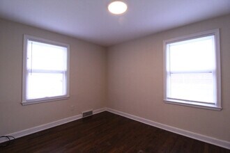 312 E 28th Ave in North Kansas City, MO - Building Photo - Building Photo