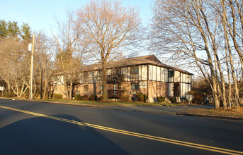 Carousel West in Plainville, CT - Building Photo - Building Photo