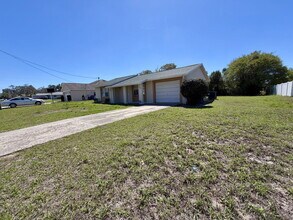 12258 Foothill St in Spring Hill, FL - Building Photo - Building Photo