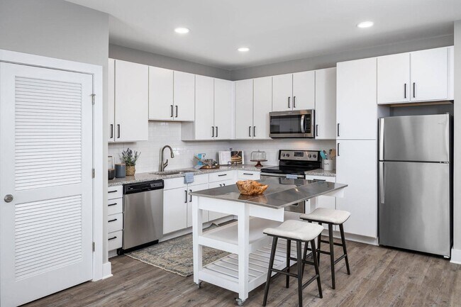 The Kingson in Fredericksburg, VA - Building Photo - Interior Photo