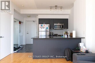 832-2832 Bay St. in Toronto, ON - Building Photo - Building Photo