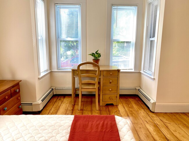 18 Fisk Pl, Unit 18