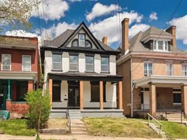 property at 923 Adelaide St