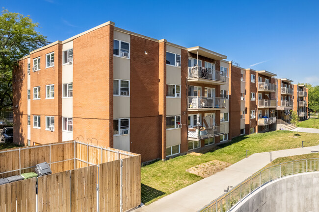 8650 Jean-Brillon Rue