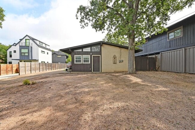property at 3002 Windsor Rd