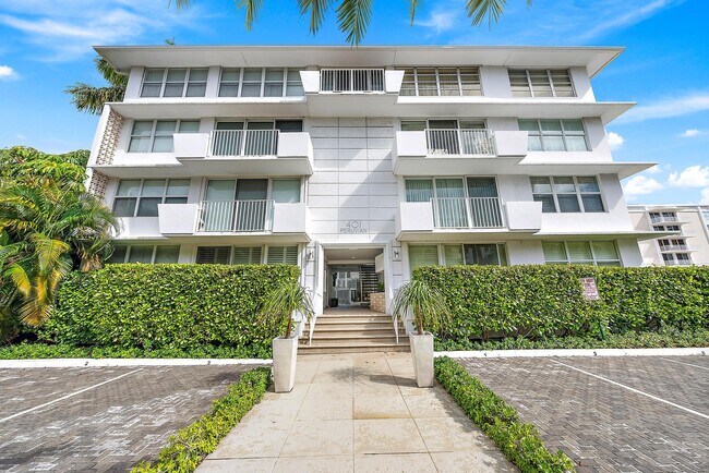 401 Peruvian Ave in Palm Beach, FL - Building Photo - Building Photo