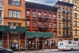 210 West 17th Street in New York, NY - Building Photo - Primary Photo