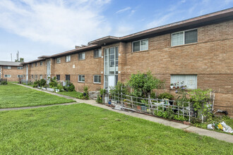8001 South Loop E in Houston, TX - Foto de edificio - Building Photo