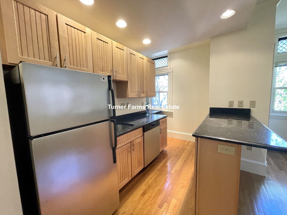 195 Commonwealth Ave, Unit 7 in Boston, MA - Building Photo