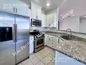 366 N Greco Ln in Clovis, CA - Building Photo - Building Photo