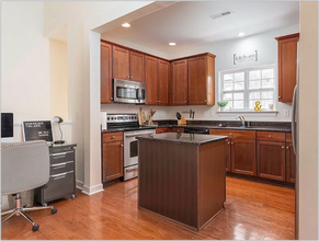 12032 Valley Oak St in Charlotte, NC - Foto de edificio - Building Photo