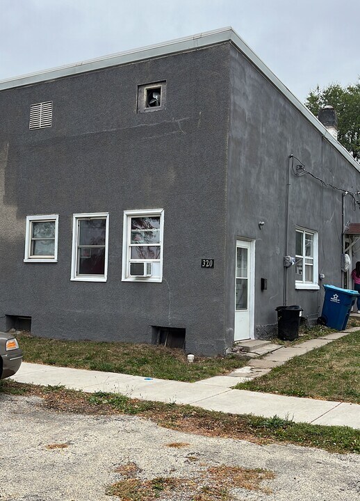 320 W St Paul St in Spring Valley, IL - Building Photo
