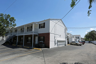 Colony House in Tampa, FL - Foto de edificio - Building Photo