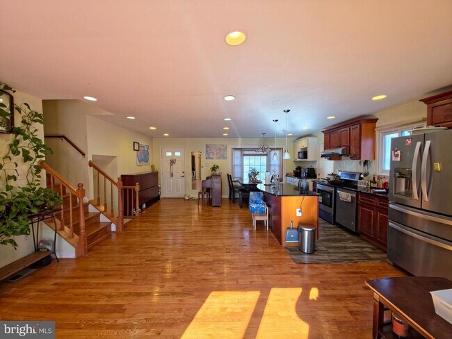 200 Hardy Pl in Rockville, MD - Building Photo - Building Photo