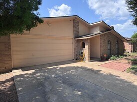 15602 Camino Del Sol Dr in Houston, TX - Building Photo
