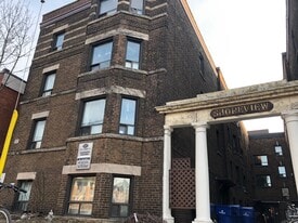 1475 King St W in Toronto, ON - Building Photo