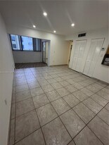 750 NW 43rd Ave in Miami, FL - Building Photo