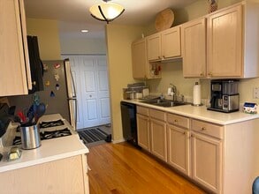 57 Hunt Club Dr in St. Charles, IL - Building Photo - Building Photo