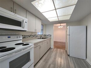 1564 NW 31st Way in Fort Lauderdale, FL - Building Photo - Building Photo