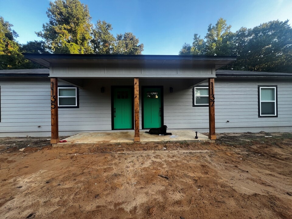 1137 Herbert St NW in Camden, AR - Building Photo