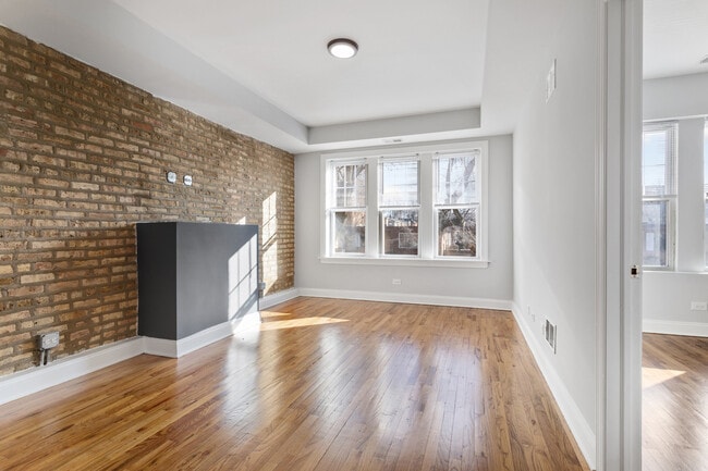 7322 N Damen Ave in Chicago, IL - Building Photo - Building Photo