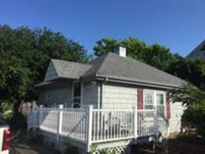 700 W Ocean View Ave in Norfolk, VA - Building Photo