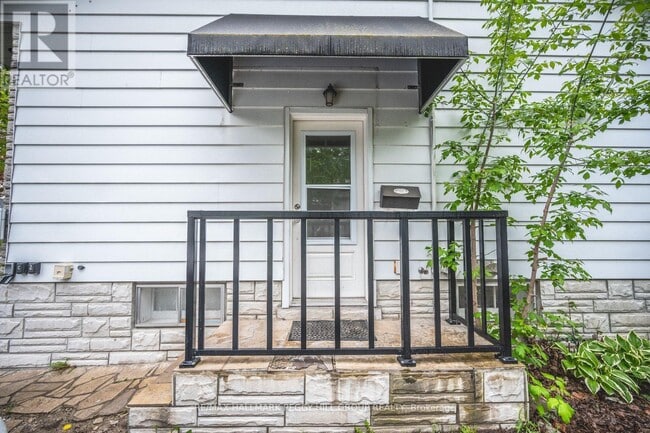 property at 54 Sophia St E