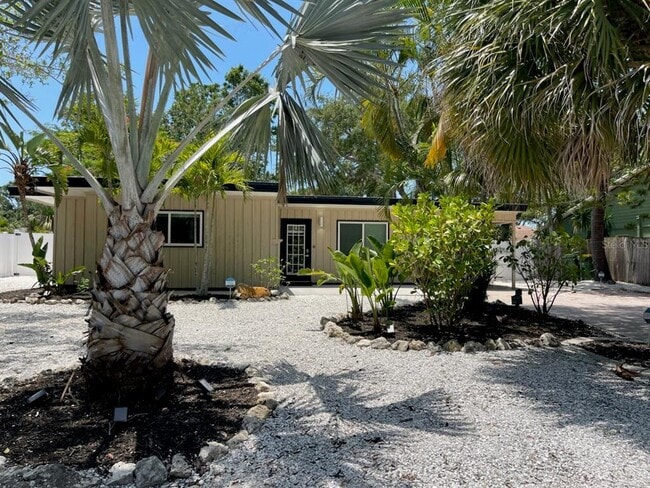 property at 2559 E Paulstan Ct