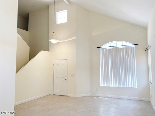 8732 Point Kristi Cir in Las Vegas, NV - Building Photo - Building Photo