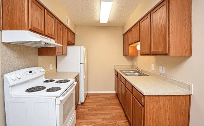 1600 S Palestine St in Athens, TX - Building Photo - Building Photo