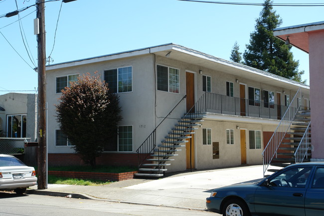 1712 Dwight Way in Berkeley, CA - Building Photo - Building Photo