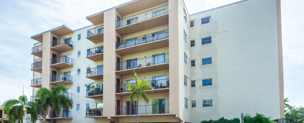 Casa Linda Apartments in Miami, FL - Building Photo - Building Photo