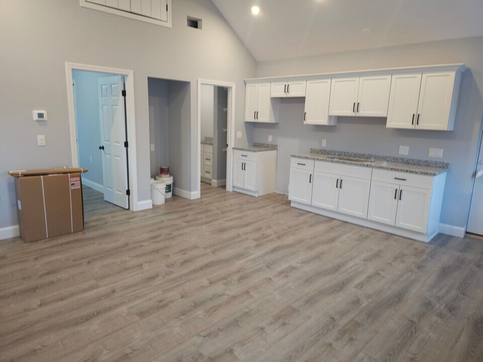 32 West St, Unit 3 in Middleboro, MA - Foto de edificio