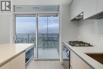 5685 Halley Ave in Burnaby, BC - Building Photo - Building Photo