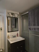 1710 NE 191st St in Miami, FL - Building Photo - Building Photo