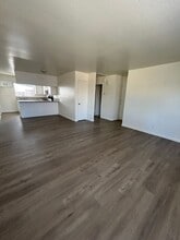 1110 W Chestnut St in Exeter, CA - Building Photo - Building Photo