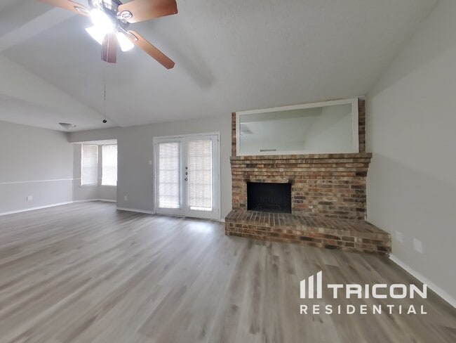 6212 Douglas Dr in Watauga, TX - Building Photo - Building Photo