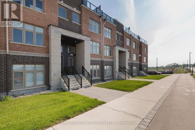 1434 Hemlock Rd in Ottawa, ON - Building Photo - Building Photo