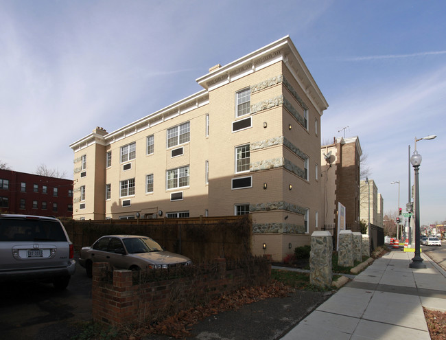 2576 Sherman Ave NW in Washington, DC - Building Photo - Building Photo