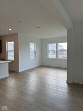 1108 Marston Lane in Avon, IN - Foto de edificio - Building Photo
