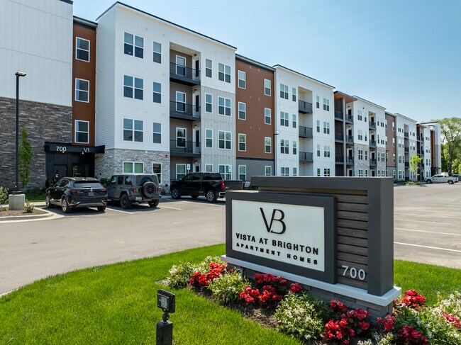 Vista at Brighton in Brighton, MI - Foto de edificio - Building Photo
