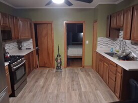 370 Armistice Blvd, Unit 1 in Pawtucket, RI - Building Photo