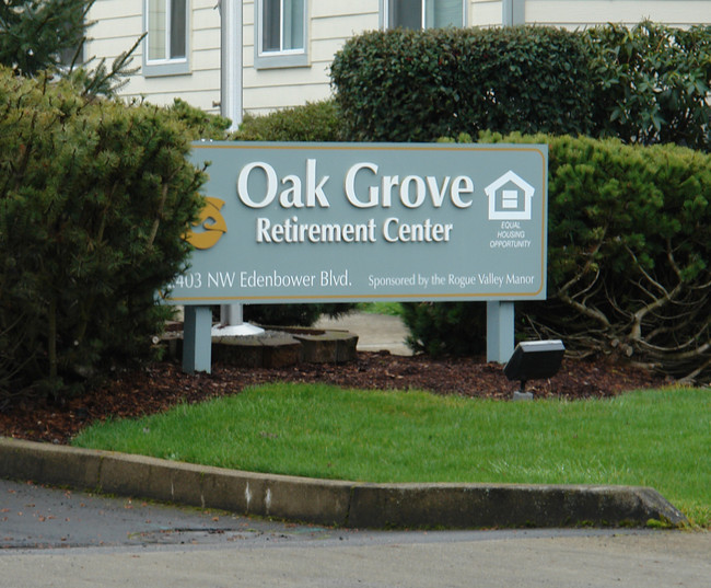 Oak Grove Retirement Center in Roseburg, OR - Building Photo - Building Photo