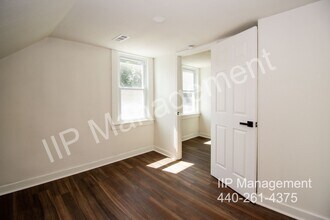 7501 Berry Ave-Unit -UP in Cleveland, OH - Building Photo - Building Photo