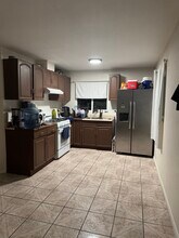 18247 Bellflower St, Unit B in Adelanto, CA - Building Photo - Building Photo
